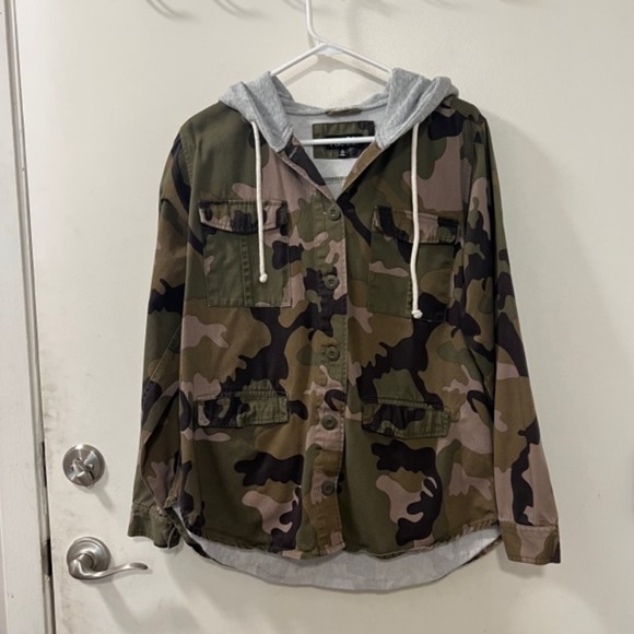 Rue 21 Green Camouflage Drawstring Button Hooded Shirt Jacket Shacket Sz LG - Picture 4 of 12